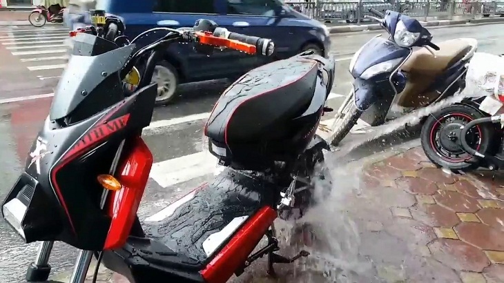 Một số lưu ý trước khi rửa xe máy điện